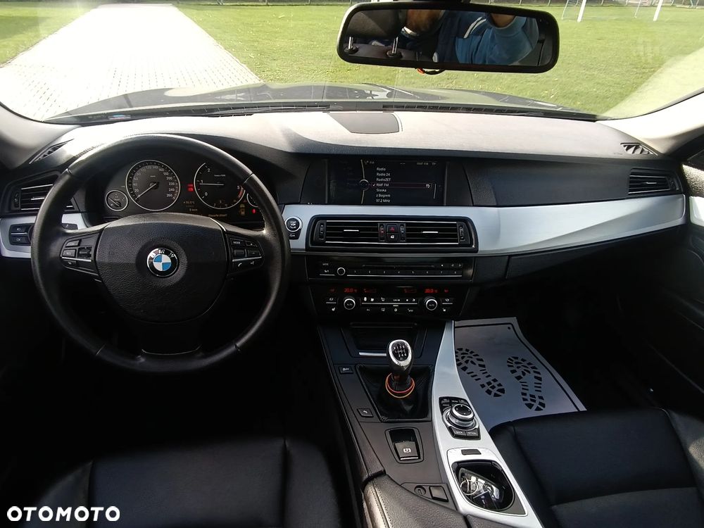 BMW Seria 5 520d Luxury Line - 14