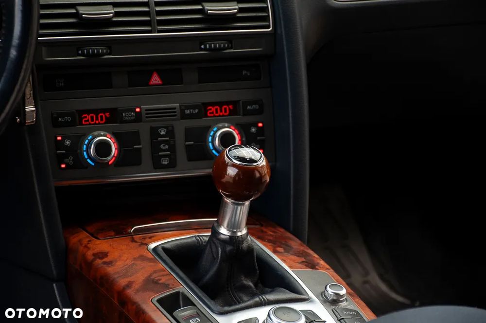 Audi A6 Limousine 2.4 - 31