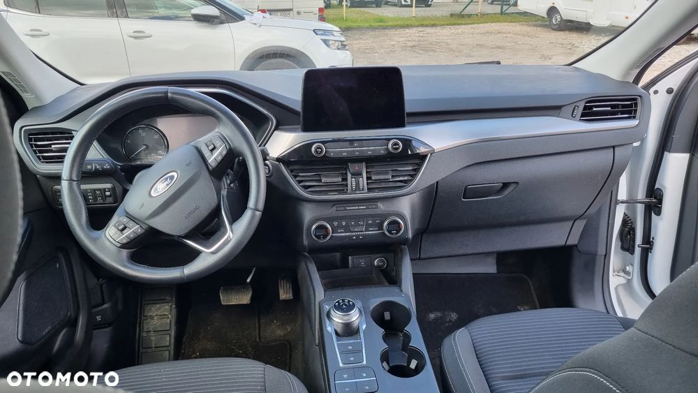 Ford Kuga - 36