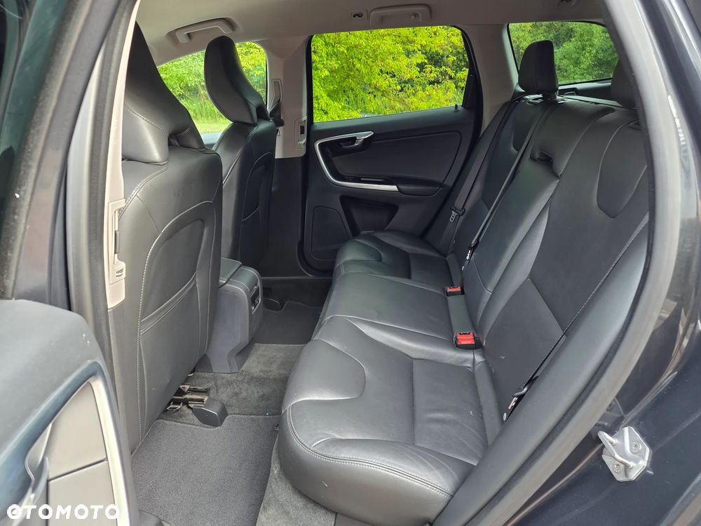 Volvo XC 60 D3 Drive-E Momentum - 20