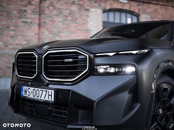 BMW XM - 8