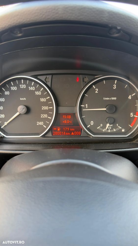 BMW Seria 1 118d DPF - 8