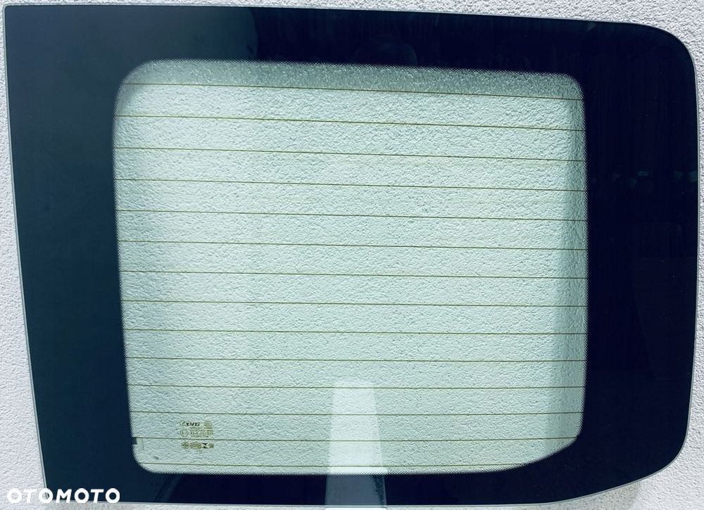 Szyba tylna MERCEDES VITO W447 2014- PRAWA