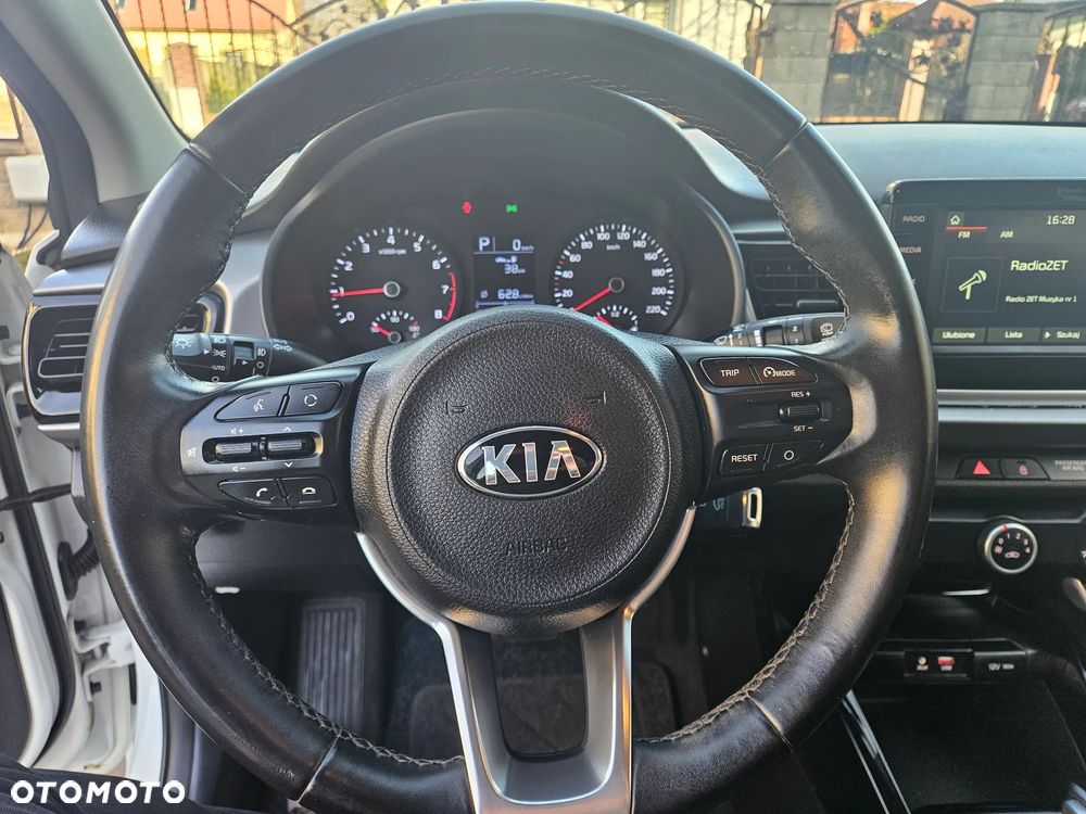 Kia Rio 1.4 L - 21