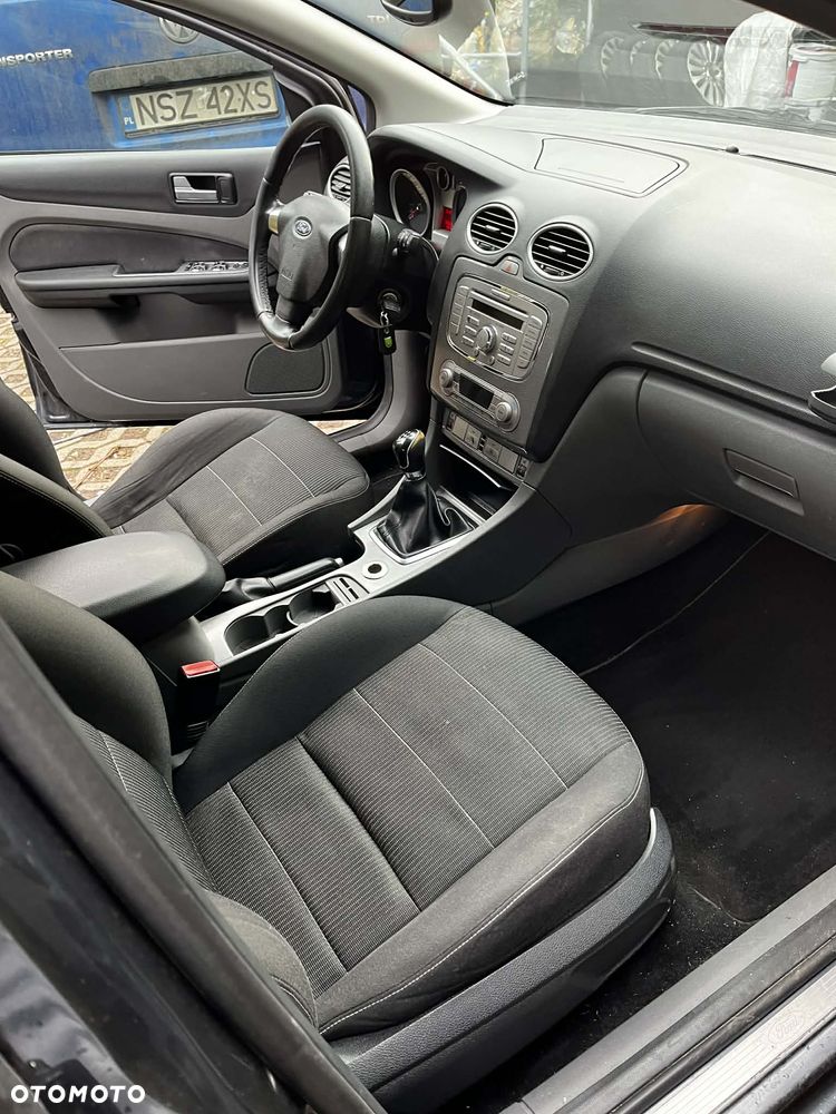 Ford Focus 1.8 FF Trend - 17