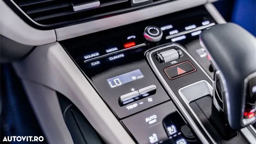 Porsche Cayenne S - 33