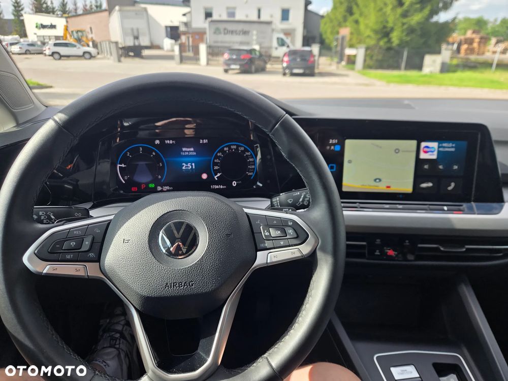 Volkswagen Golf - 11
