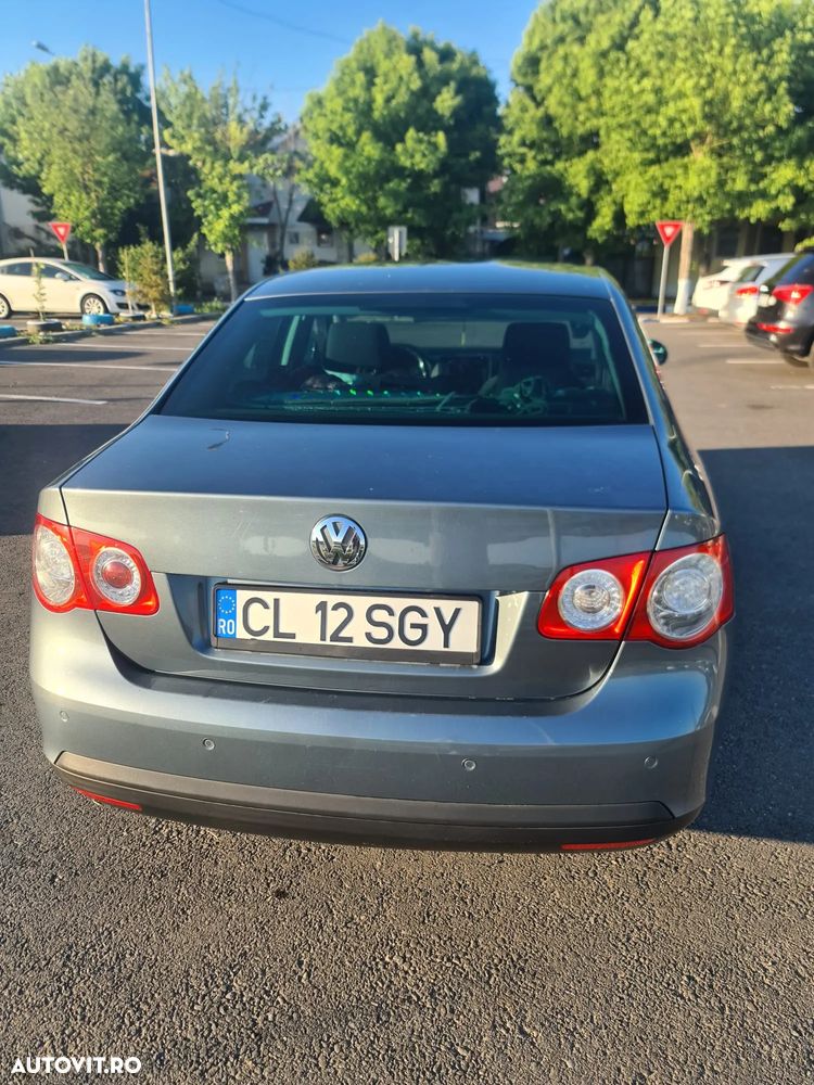 Volkswagen Jetta 1.6 FSI Comfortline - 4