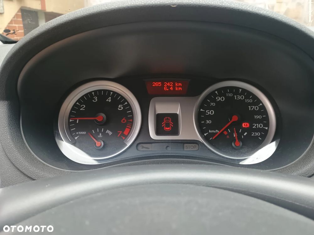 Renault Clio 1.2 16V All Inclusive - 9