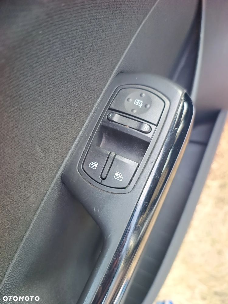 Opel Corsa 1.4 16V - 15