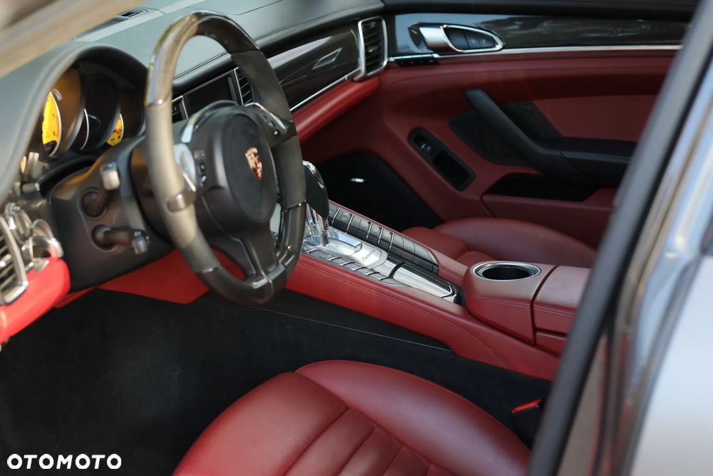 Porsche Panamera Turbo - 24