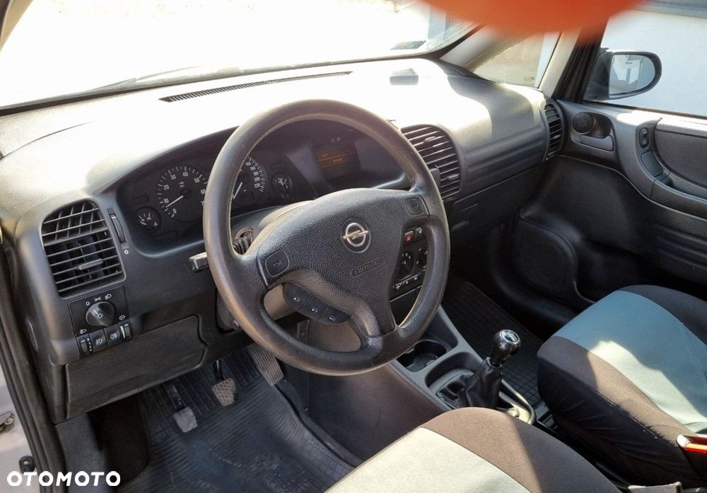 Opel Zafira - 22