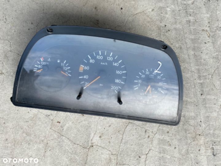 Mercedes Vito 638 licznik zegar europa 2,3 turbo diesel - 1