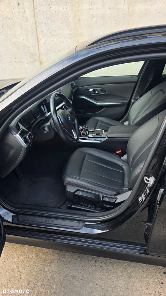 BMW Seria 3 318d MHEV Business Edition - 15