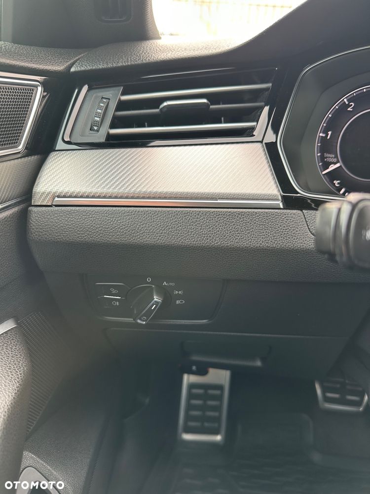 Volkswagen Arteon 2.0 TDI SCR R-Line DSG - 32