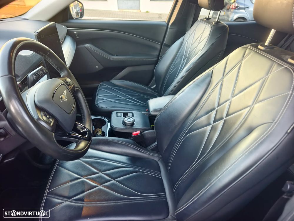 Ford Mustang Mach-E Standard - 41