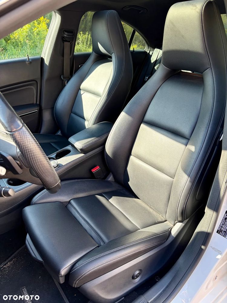 Mercedes-Benz CLA 250 7G-DCT - 11