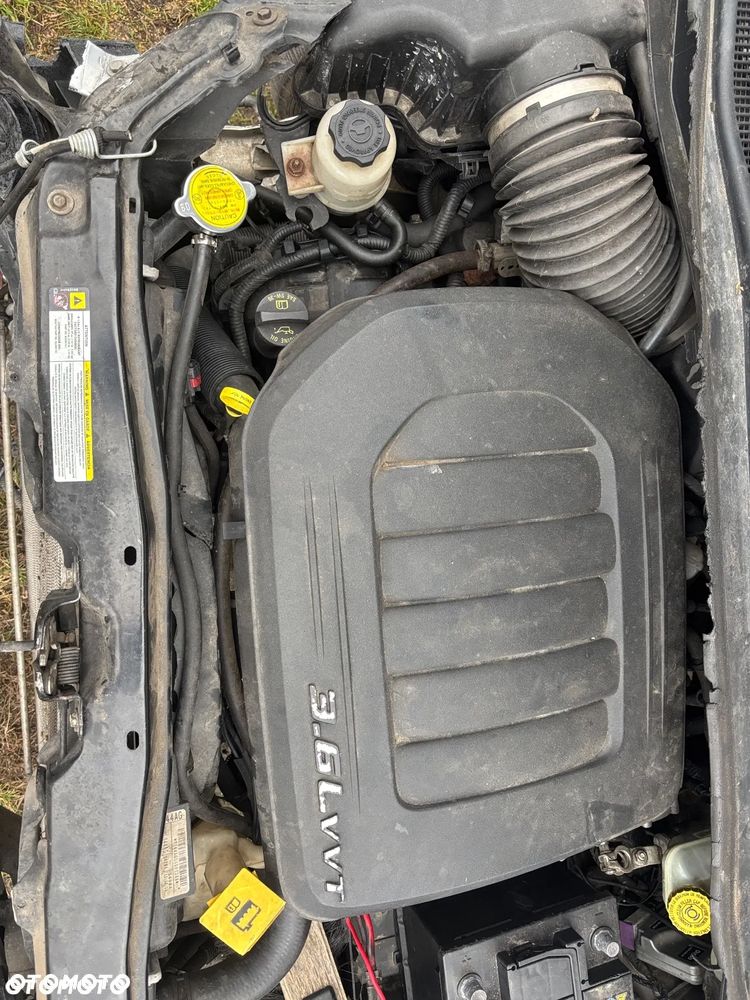 Chrysler Town & Country - 10