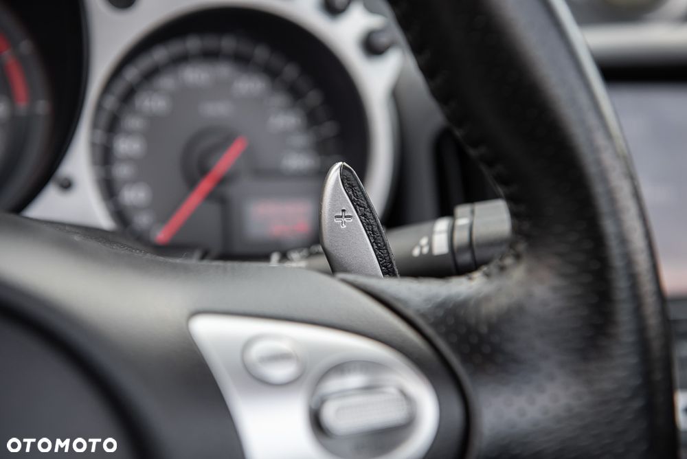 Nissan 370 Z Black Edition - 17