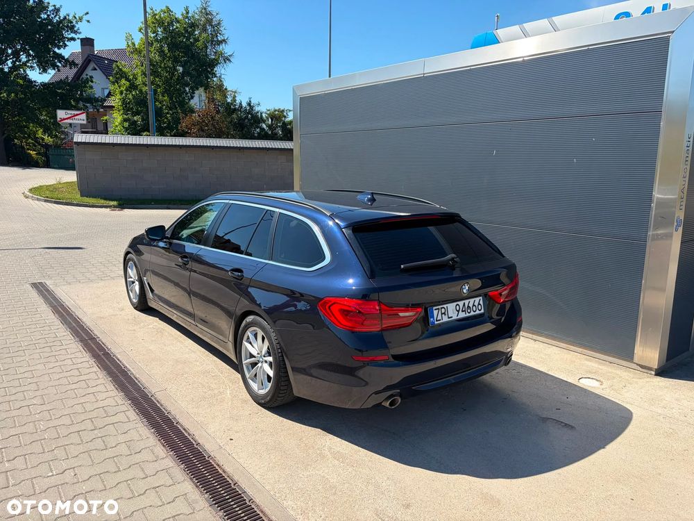 BMW Seria 5 520i - 14