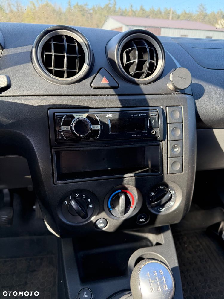 Ford Fiesta 1.4 Ghia - 13