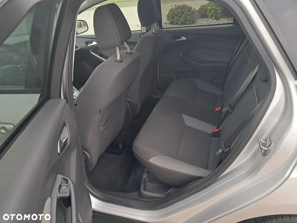 Ford Focus 1.6 Trend - 16