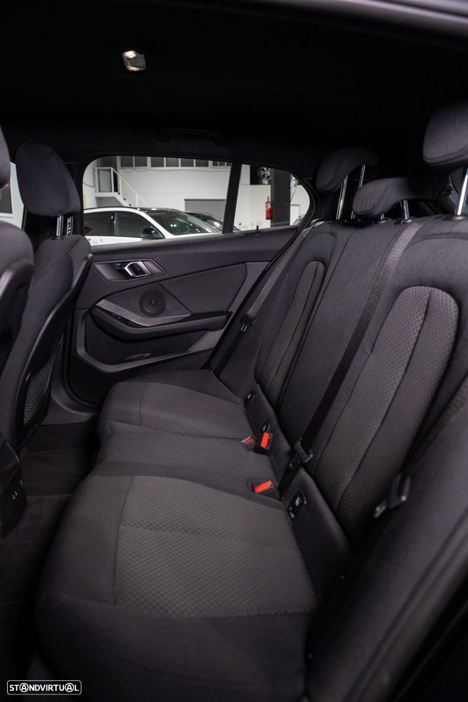 BMW 116 d Auto - 24