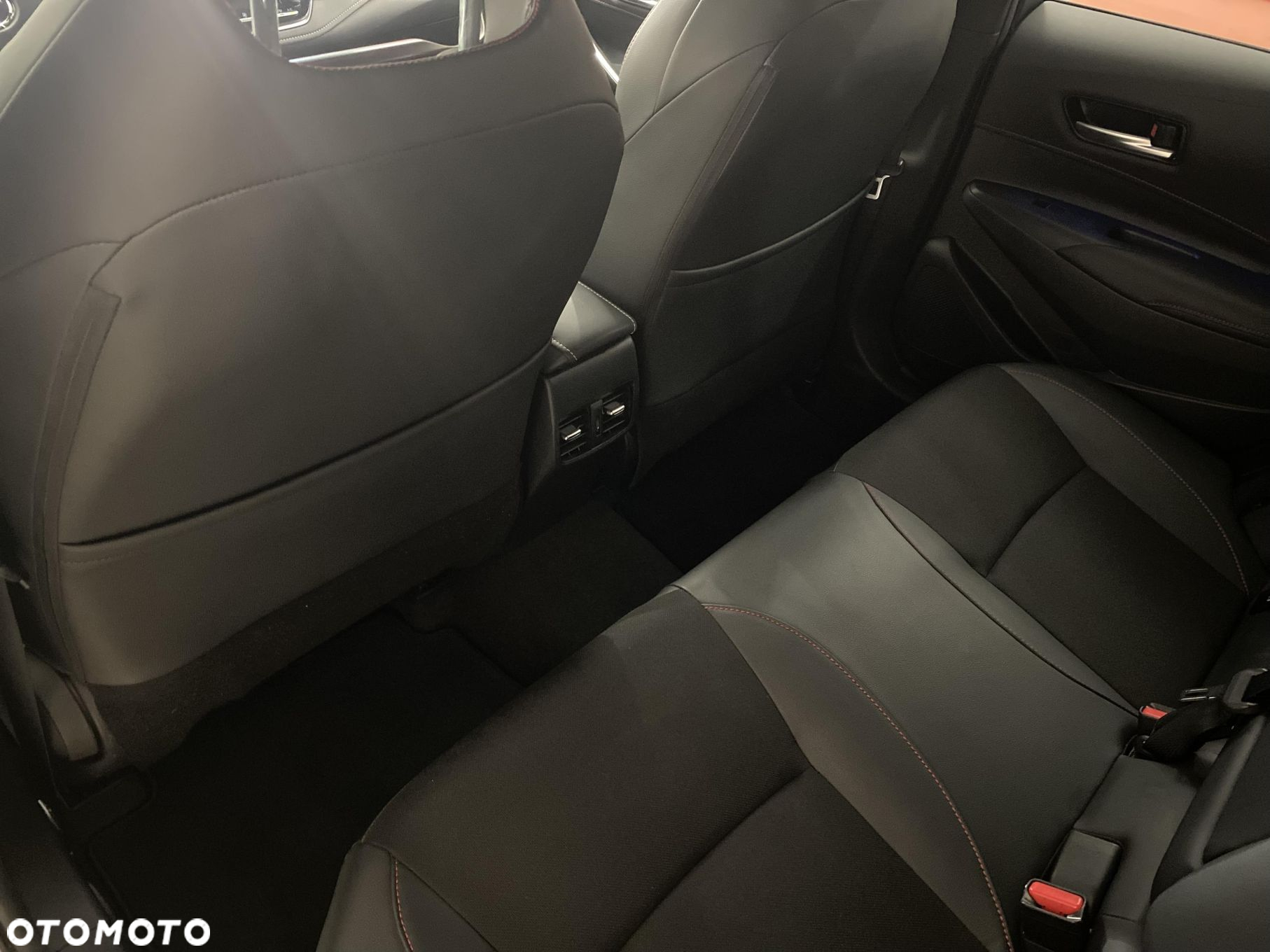 Toyota Corolla 1.8 Hybrid GR Sport Dynamic - 11