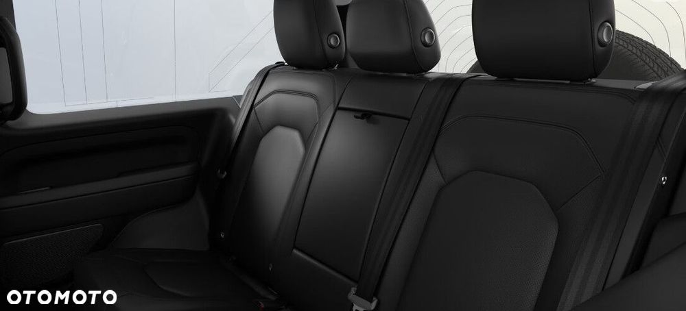 Land Rover Defender - 7