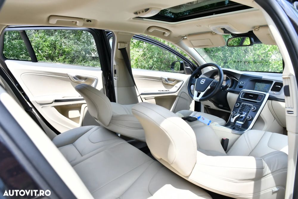 Volvo V60 D6 Plug-In-Hybrid AWD Geartronic Summum - 25