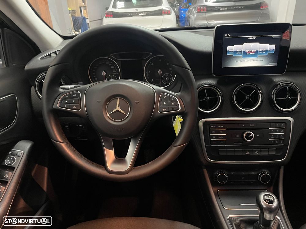 Mercedes-Benz A 180 d Activity Edition - 21