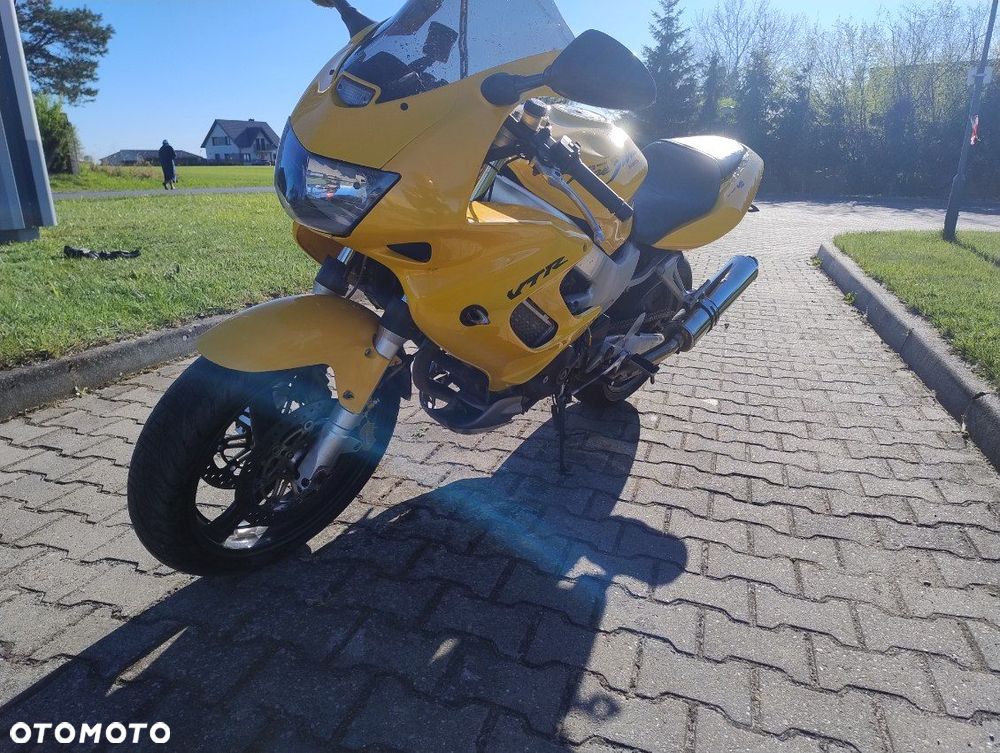 Honda VTR - 3