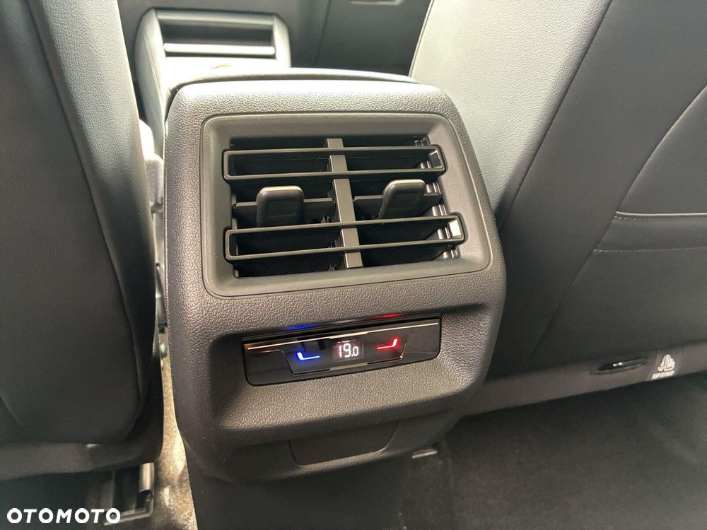 Volkswagen Tiguan - 27