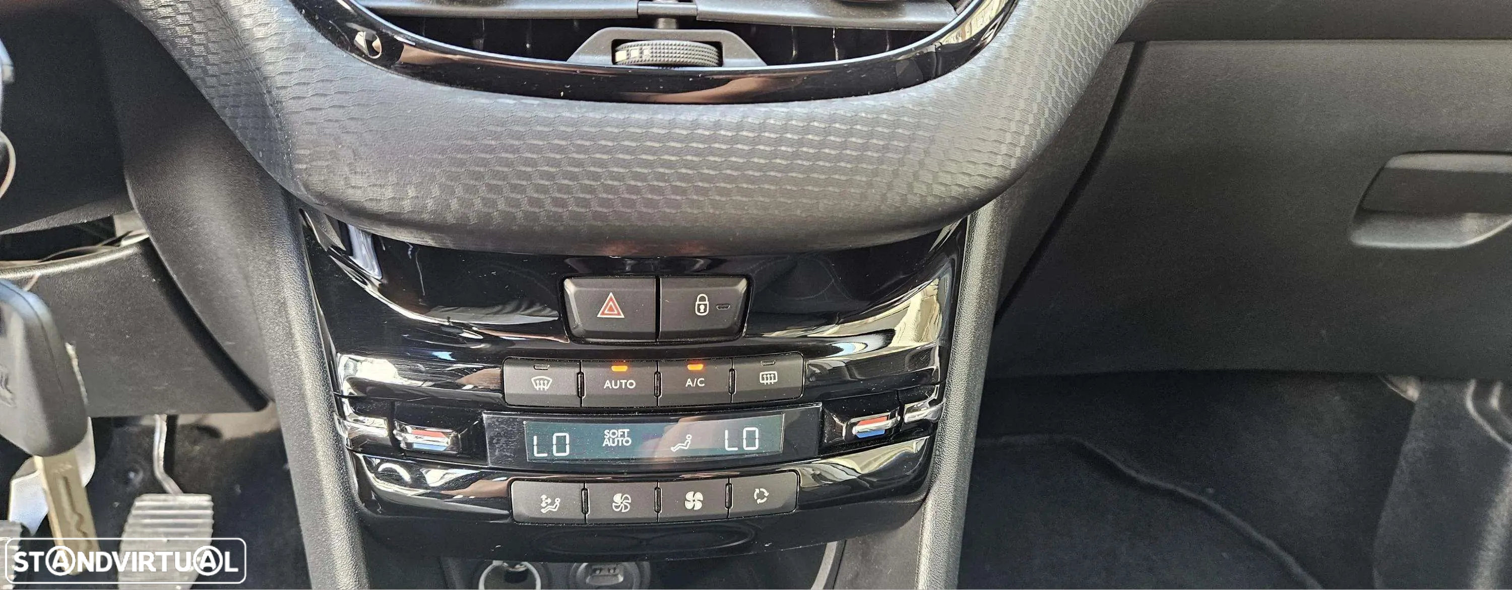 Peugeot 2008 1.6 BlueHDi Allure - 17