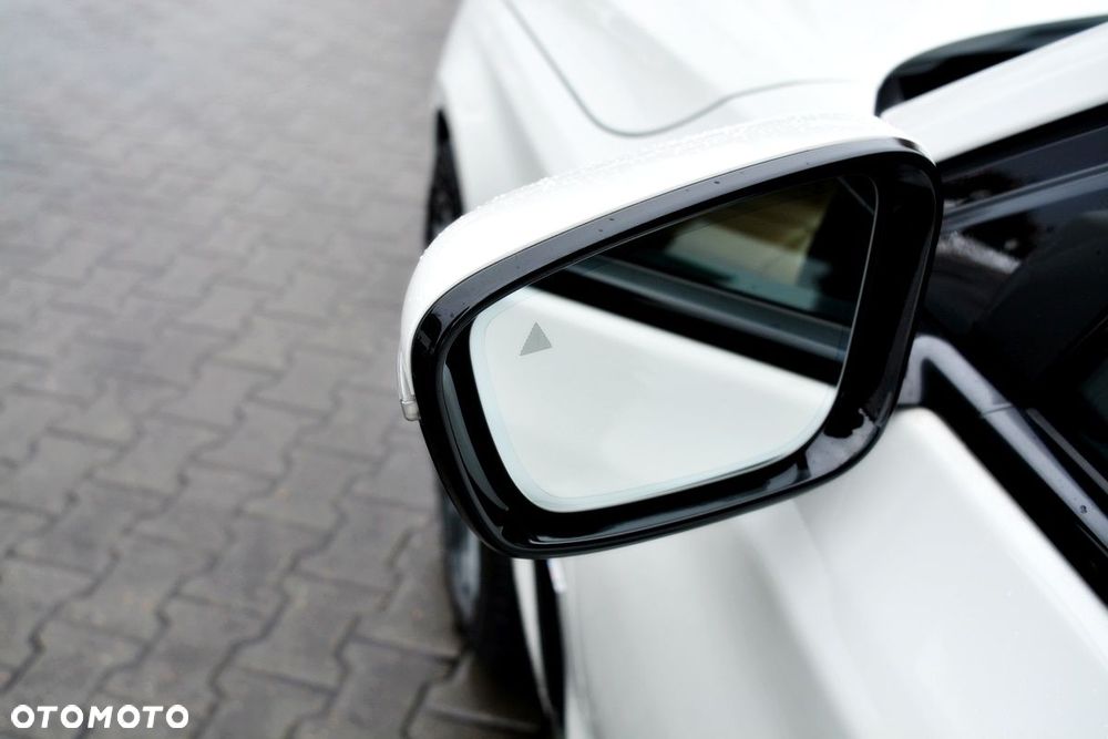 BMW Seria 7 750Li xDrive - 27