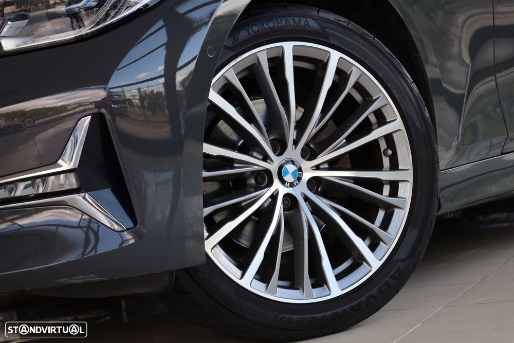 BMW 320 d Ultimate Auto - 4