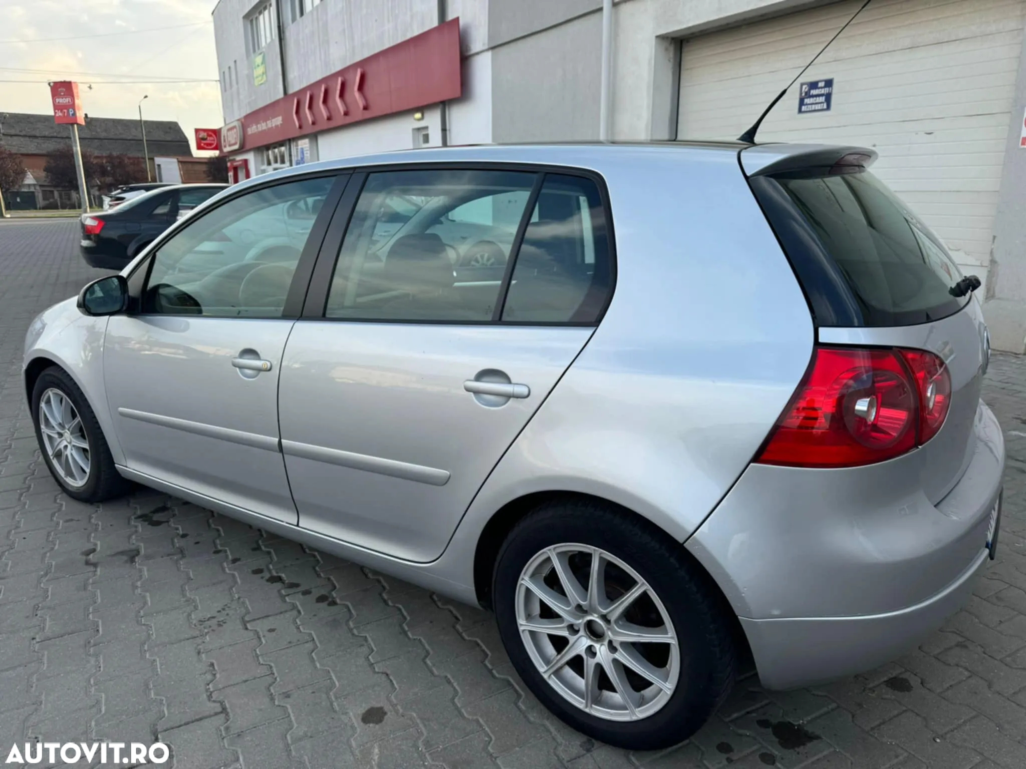 Volkswagen Golf - 5