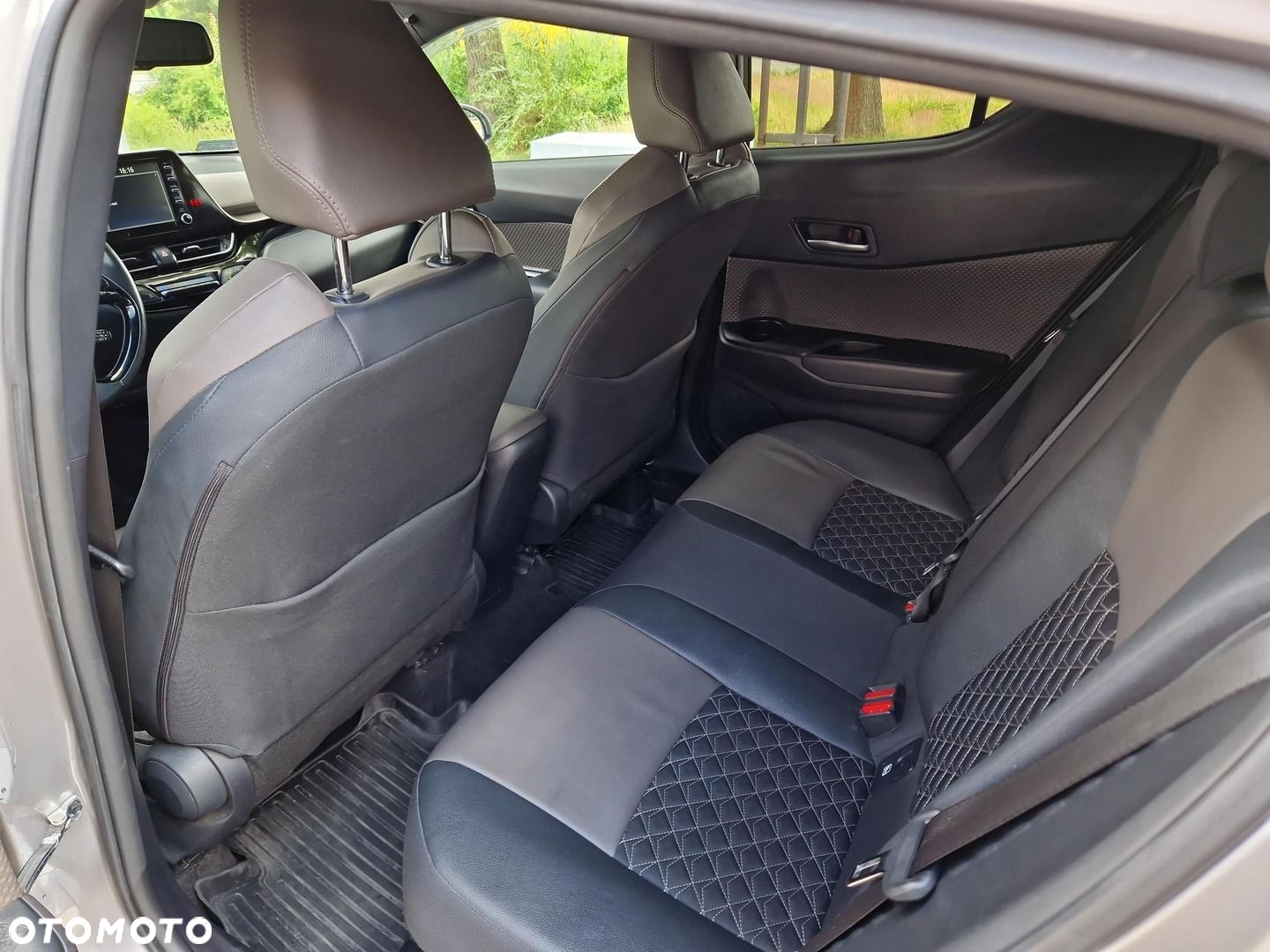 Toyota C-HR - 10