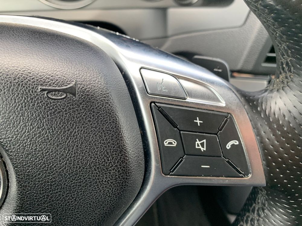 Mercedes-Benz E 220 CDI Avantgarde BlueEfficiency Auto. - 37