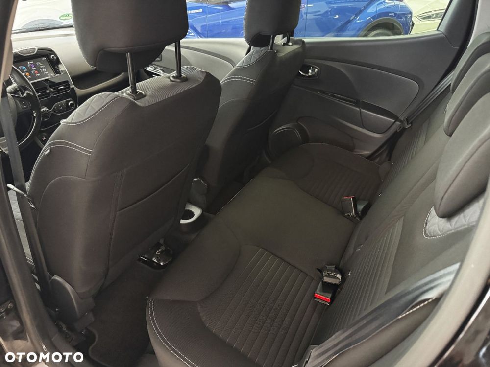 Renault Clio - 23