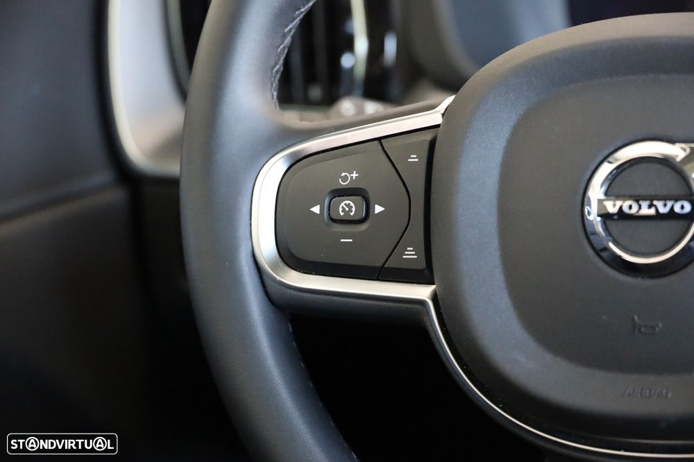 Volvo XC 60 2.0 T6 PHEV Core AWD - 20