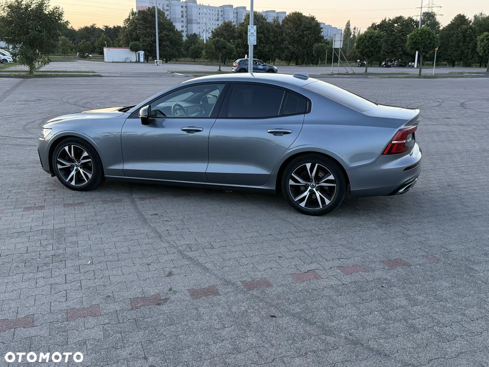 Volvo S60 B4 B R-Design - 3