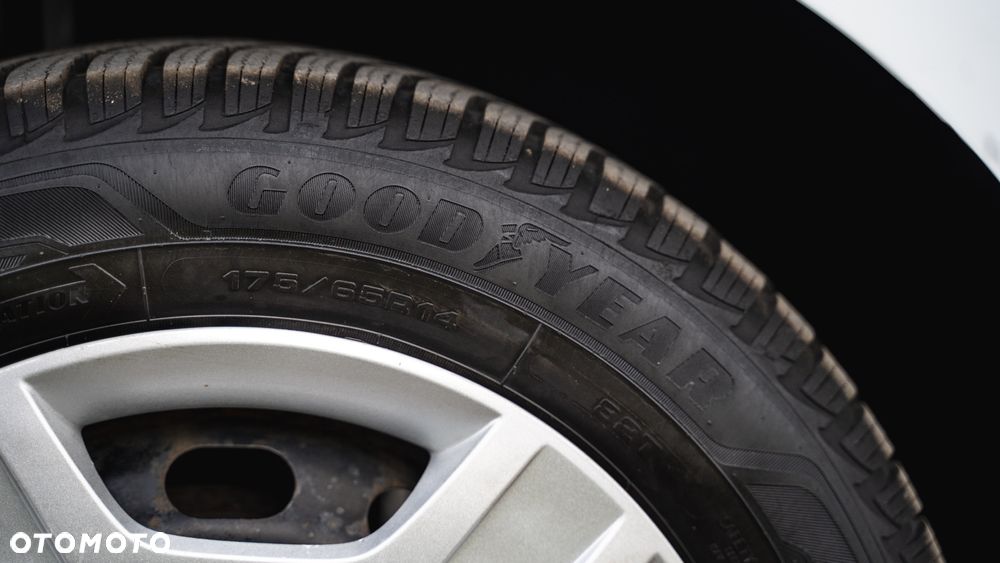 Ford Fiesta 1.25 Trend EU5 - 23