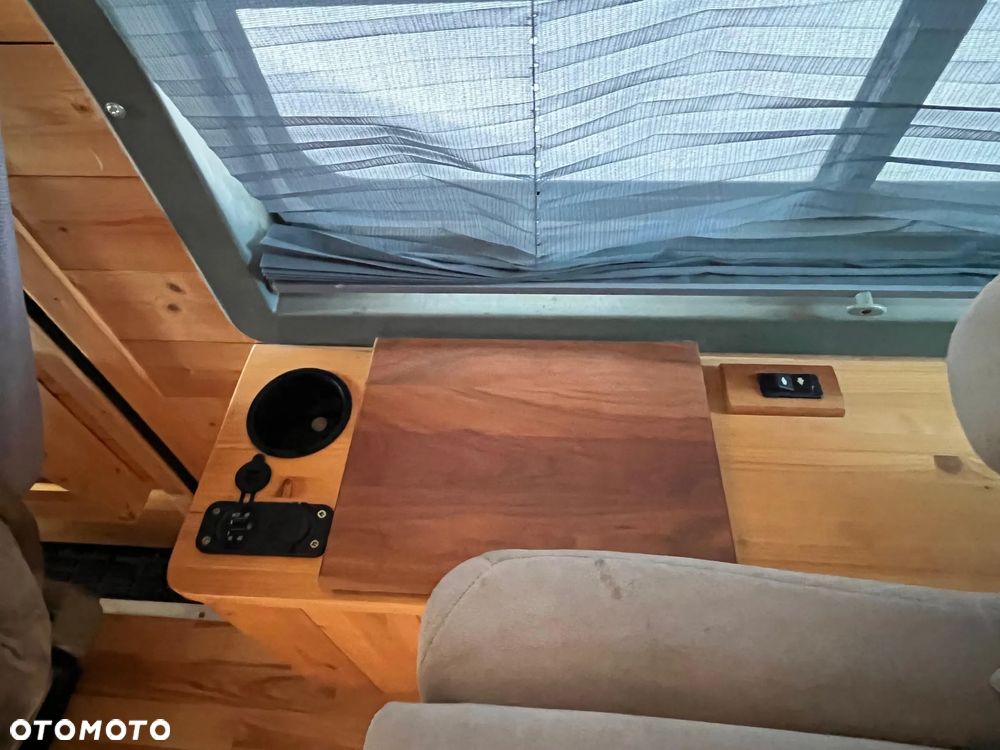 Chevrolet Chevy Van - 28