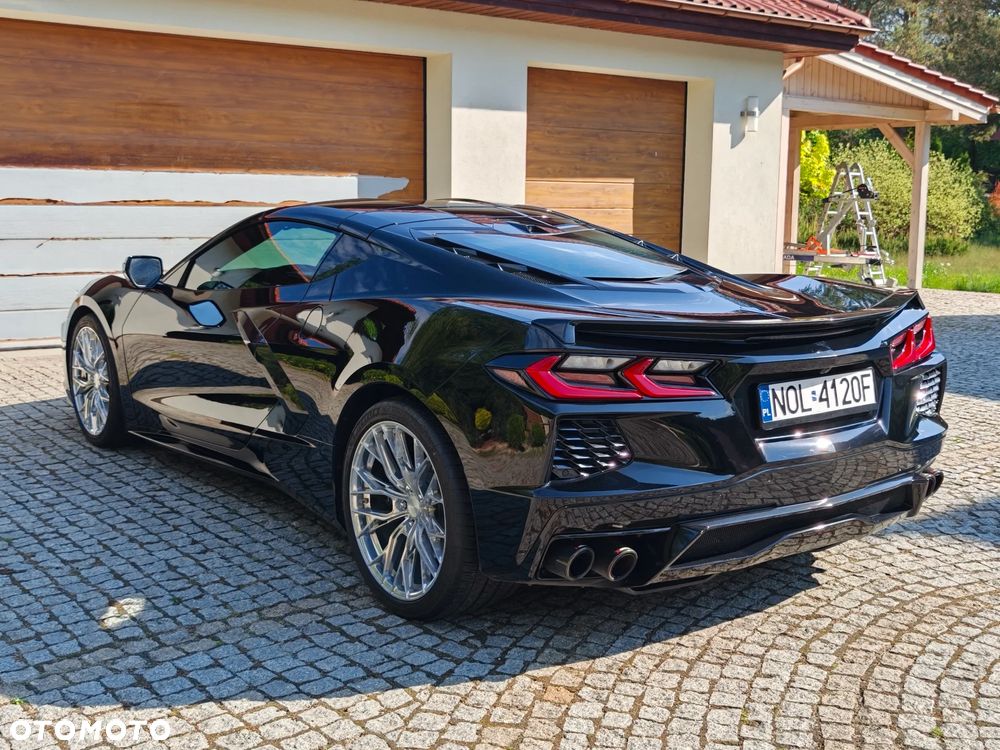 Chevrolet Corvette - 4