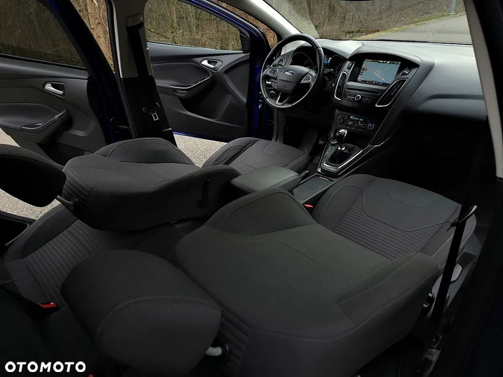 Ford Focus 1.0 EcoBoost Titanium - 39