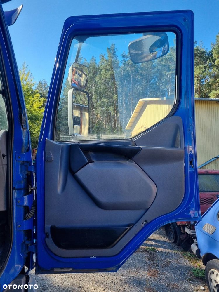 DAF LF 45 2004 r. DRZWI PRAWY PRZÓD PRAWE PRZEDNIE PP + - 3