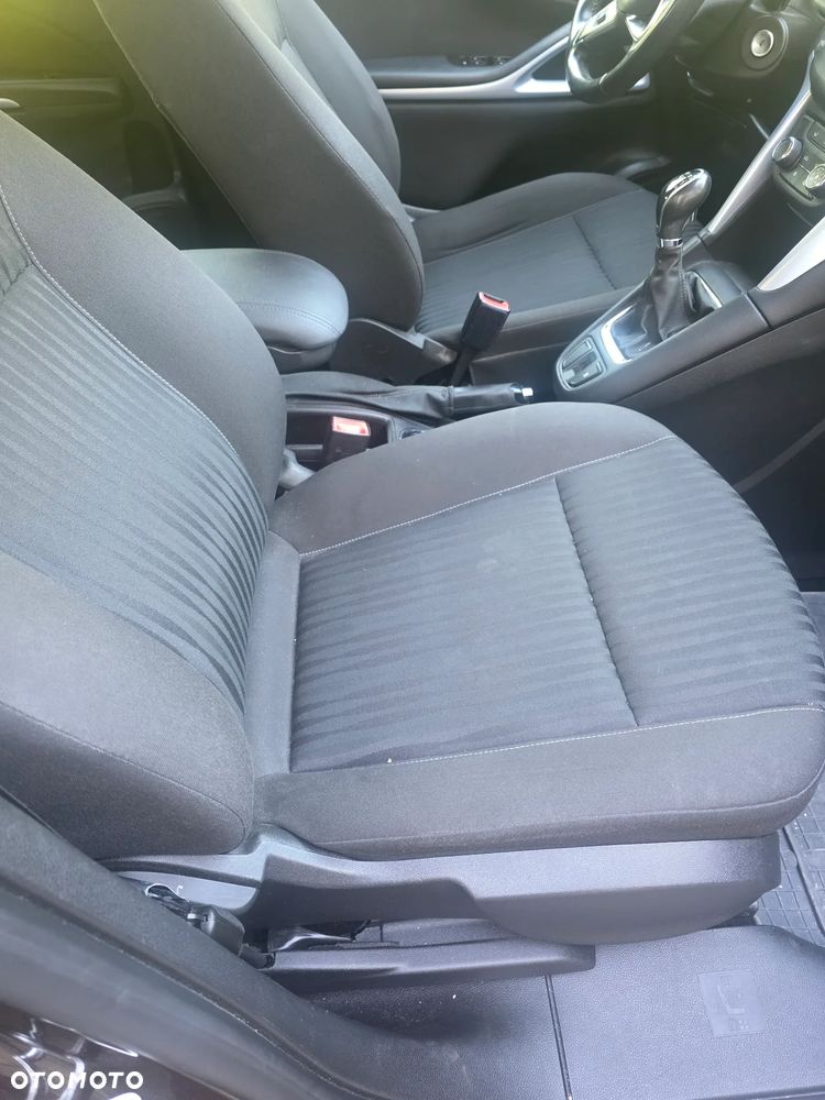 Opel Zafira - 18