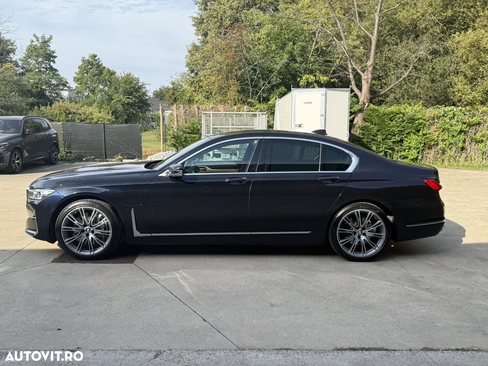 BMW Seria 7 745e - 3