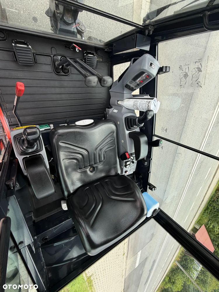 Kubota KX016-4 Koparka Gąsienicowa 2 tony. DEKRA aktualna do 2026r. 3 łyżki.+ pług fabryczny do równania kruszywa lub odśnieżania. Szybkozłącze Hydrauliczne. zmiana łyżek bez wychodzenia z kabiny! Rozsuwane Hydr. podwozie! Sprowadzona z Gospodarstwa Norweskiego! Zero luzów i wycieków. Maszyna jak Nowa z Salonu! 2020 rok. 1000 mtg! Pełna Dokumentacja. Gąsienice bez zużycia! Łyżka Skarpowa+ 2 kopiące. szybka wolna jazda. Ani deka luzów i wycieków. OKAZJA  Dodatkowe sekcje Hydr. Po serwisach kolejny za 400 mtg! - 7